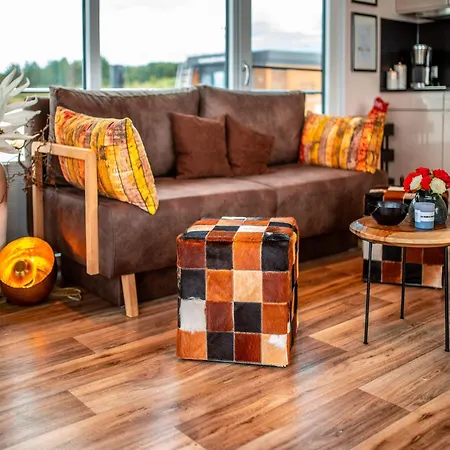 Breeze Retreat, Klitten