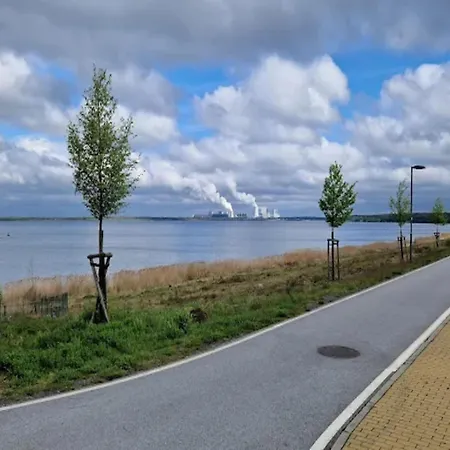 Breeze Retreat, Klitten