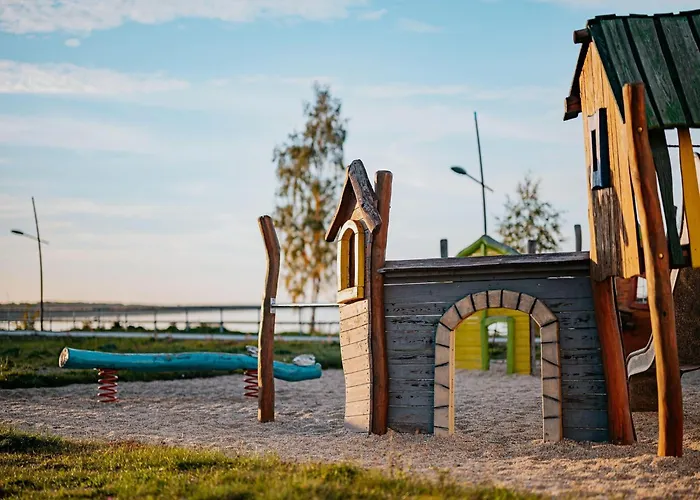 Breeze Retreat, 船屋 *